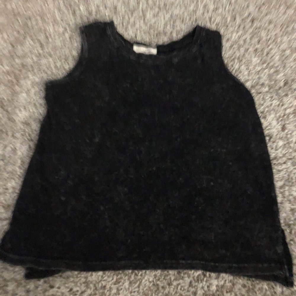 Wyld Hart Top Charcoal T Shirt Sleevesless Crop Size Large Round Neck Burnout
